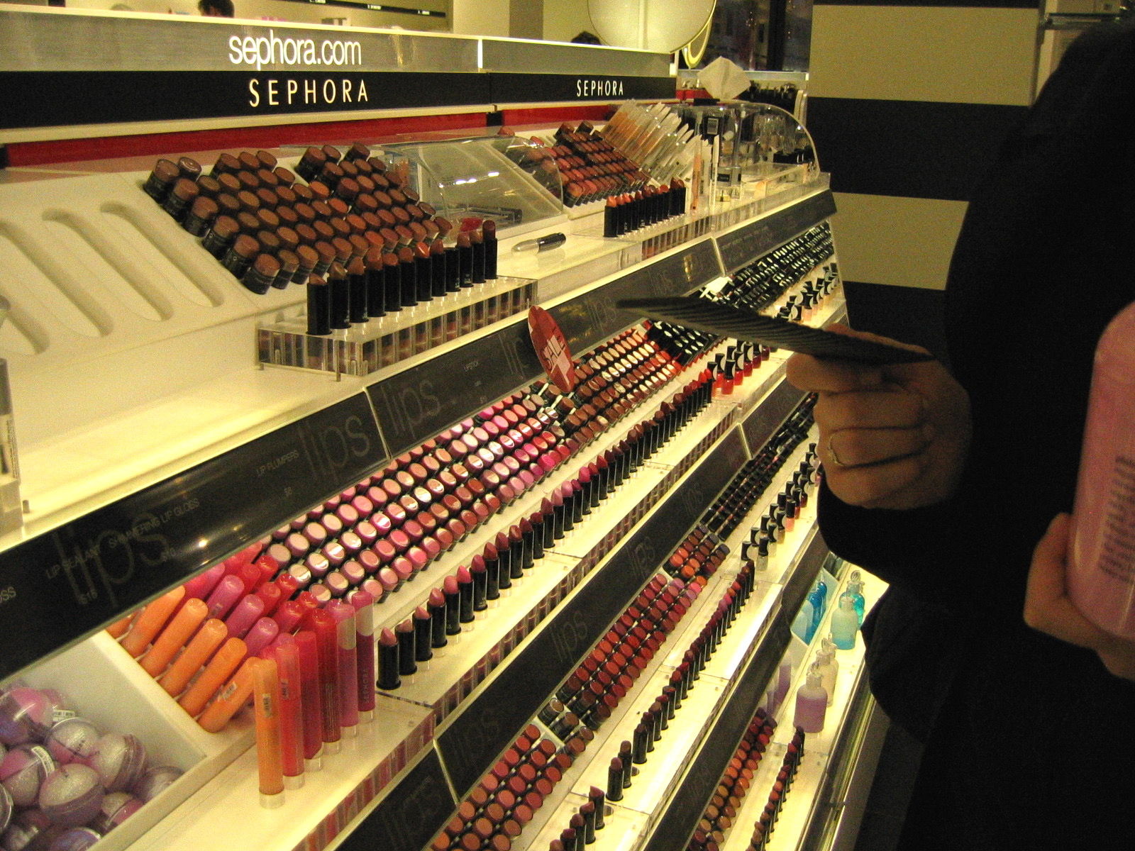 ชั้นเครื่องสำอางในร้าน Sephora ที่โตรอนโต